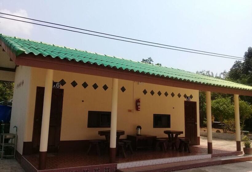 호텔 Chuttong Resort