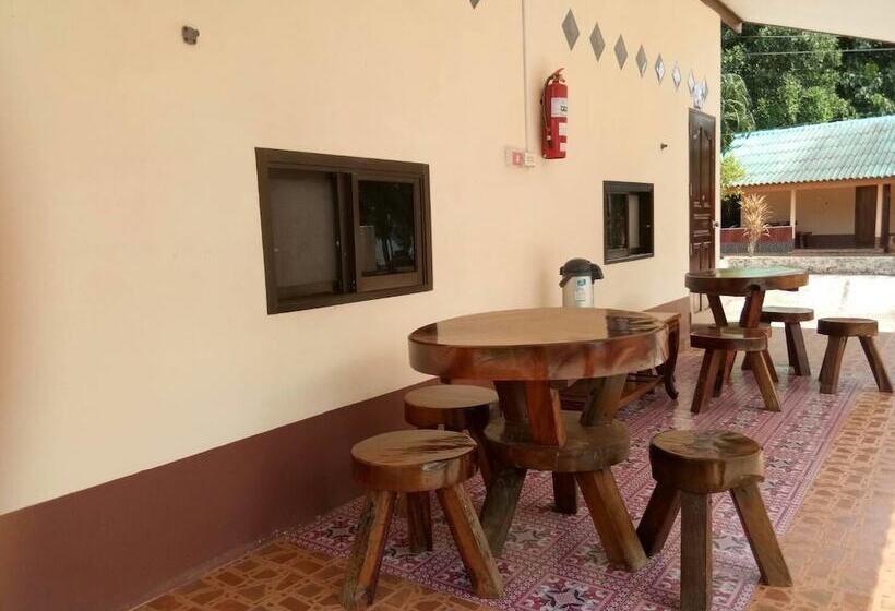 호텔 Chuttong Resort