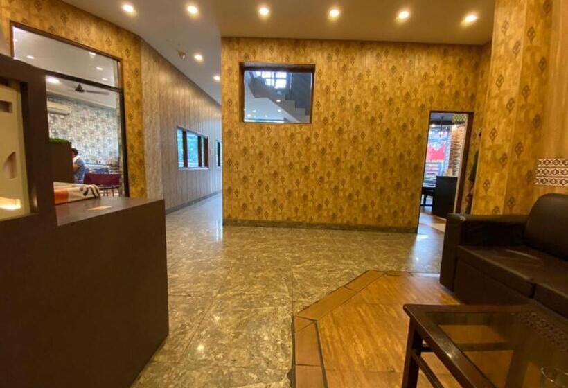 בית מלון כפרי Dev Palace By Wb Inn