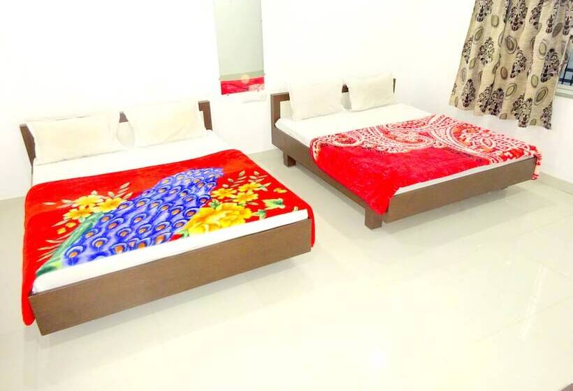 בית מלון כפרי Dev Villa