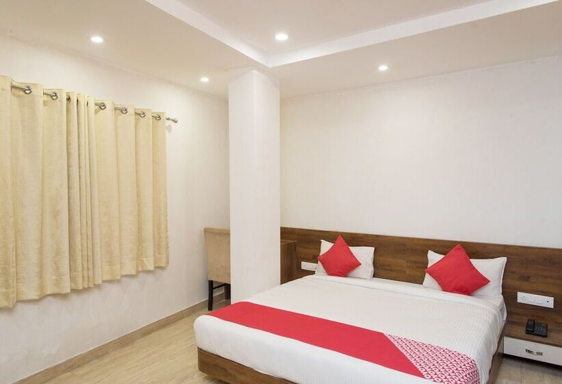 فندق Divine Inn By Oyo Rooms