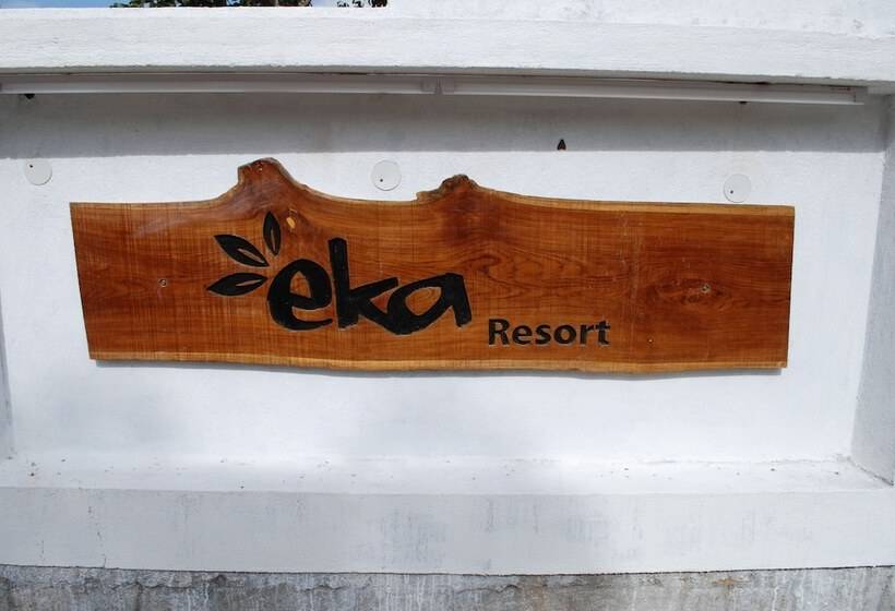 בית מלון כפרי Eka Resorts