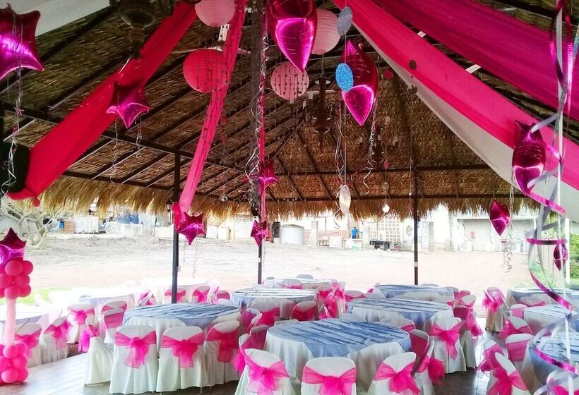 בית מלון כפרי Fiesta Nueva Italia Inn