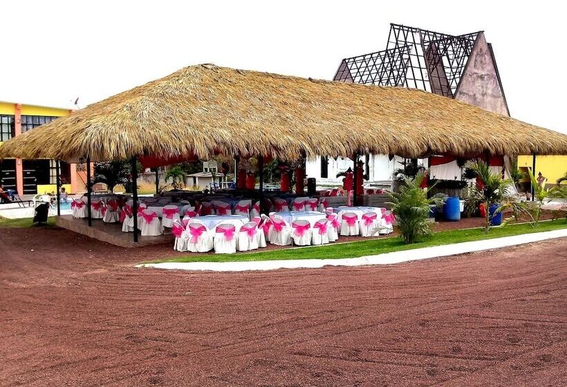 בית מלון כפרי Fiesta Nueva Italia Inn