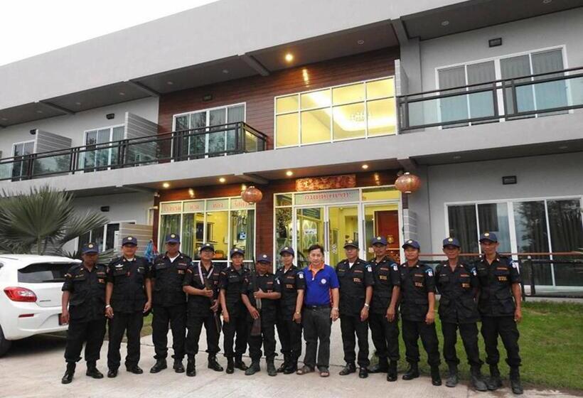 Отель Hadthong Resort