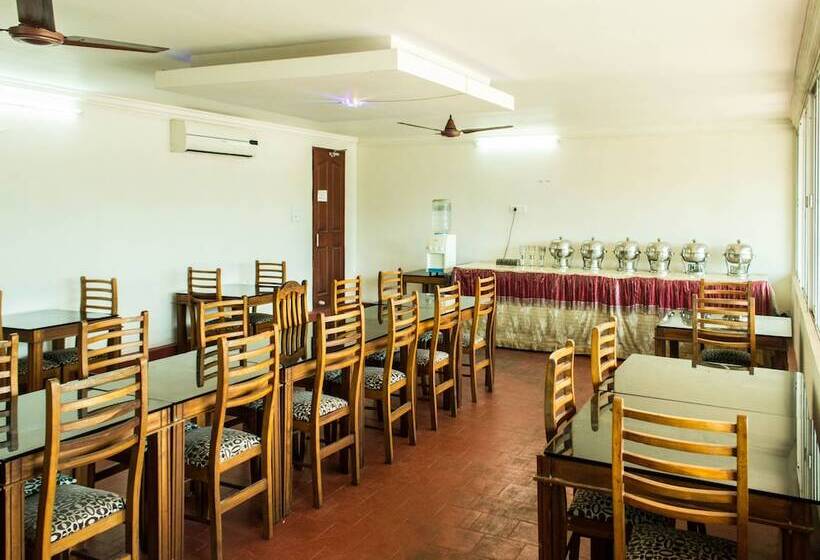 בית מלון כפרי Island Lake Resort By Oyo Rooms