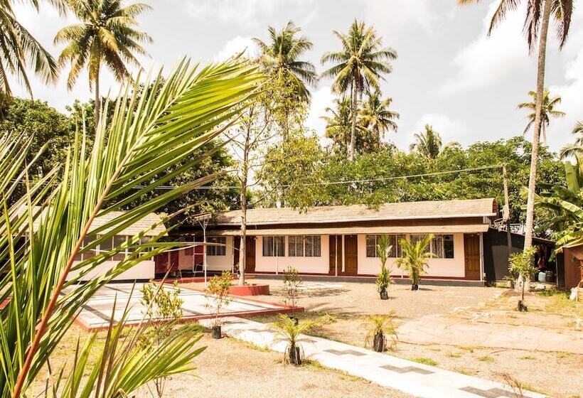 בית מלון כפרי Island Lake Resort By Oyo Rooms