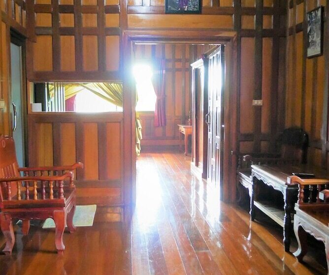 فندق Jittrasrom Resort