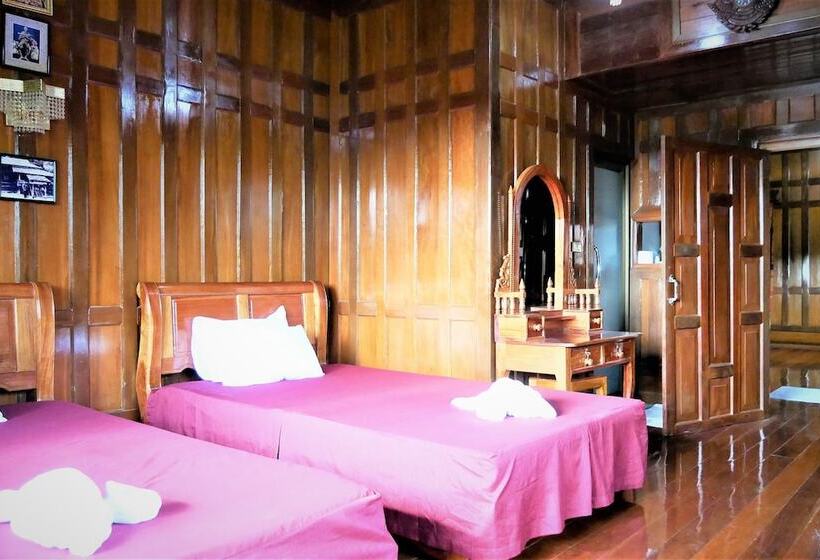 فندق Jittrasrom Resort