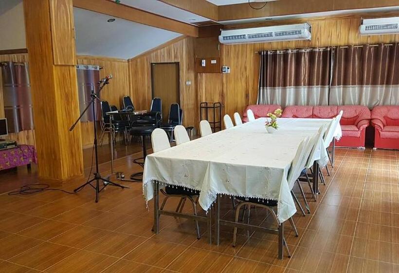 Отель Jorakae Samphan Resort