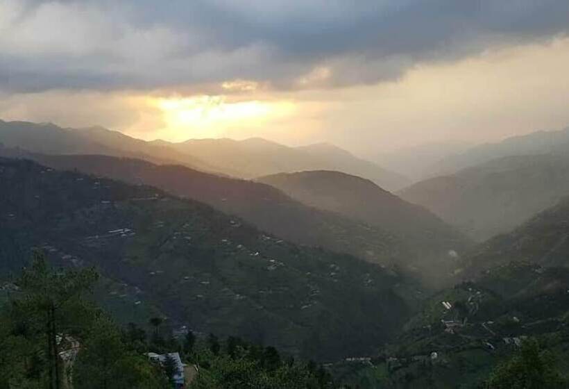 호텔 Kvr Clarks Inn, Kufri