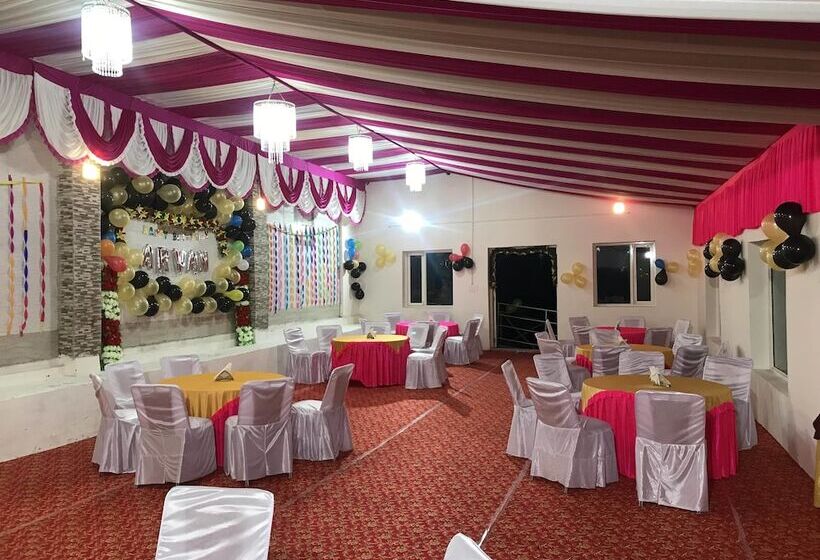 호텔 Kvr Clarks Inn, Kufri