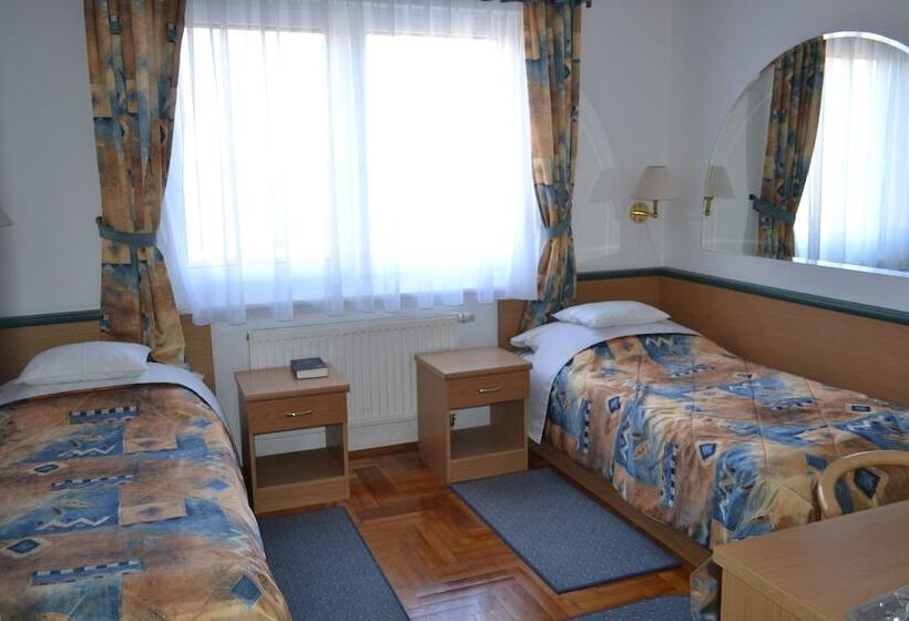 호텔 Leier Business