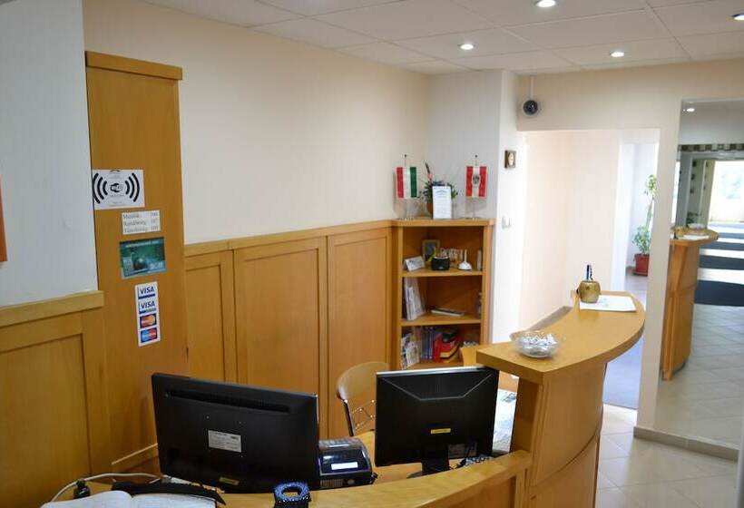 호텔 Leier Business