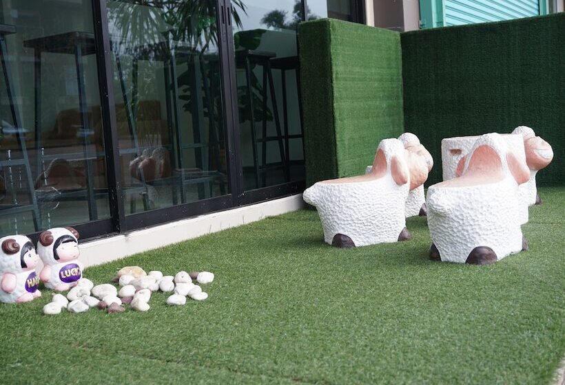 هتل Lew Residence