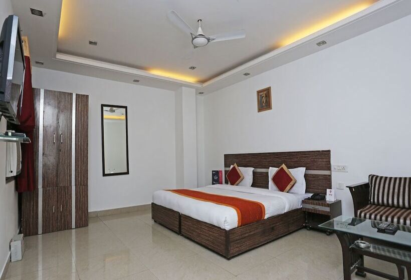 בית מלון כפרי Lotus Park Gurgaon