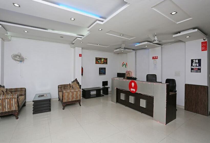 בית מלון כפרי Lotus Park Gurgaon