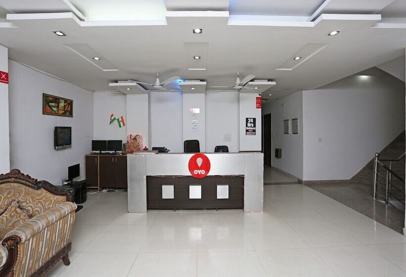 בית מלון כפרי Lotus Park Gurgaon