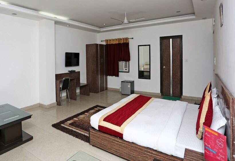 בית מלון כפרי Lotus Park Gurgaon