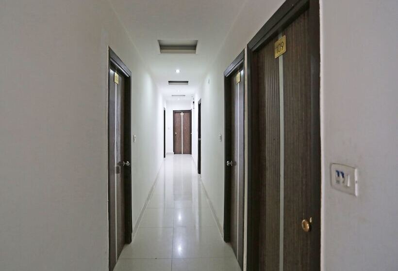 בית מלון כפרי Lotus Park Gurgaon