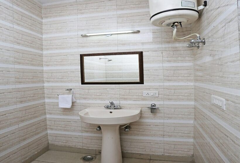 בית מלון כפרי Lotus Park Gurgaon