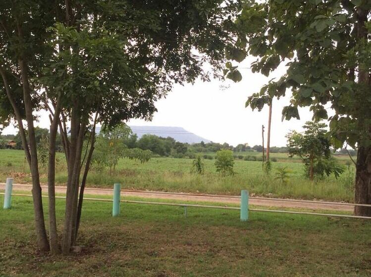 בית מלון כפרי Mourakot Resort