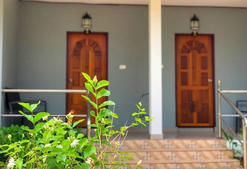 هتل Mourakot Resort