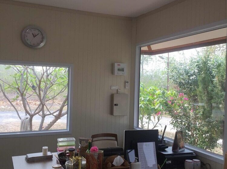 בית מלון כפרי Mourakot Resort