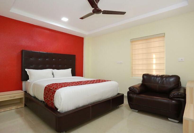 Отель Oyo 10149 Noor Residency