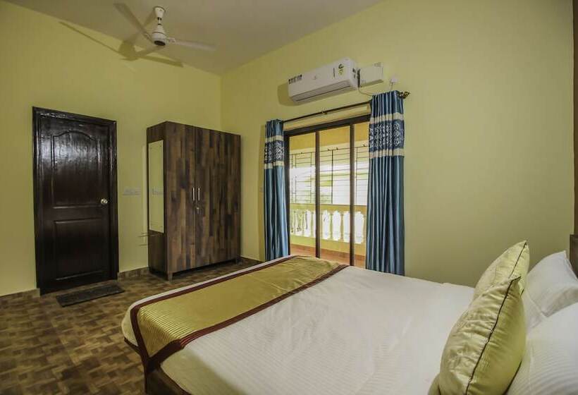 Отель Oyo 10402 Home 4bhk Villa Panjim Old Goa Highway