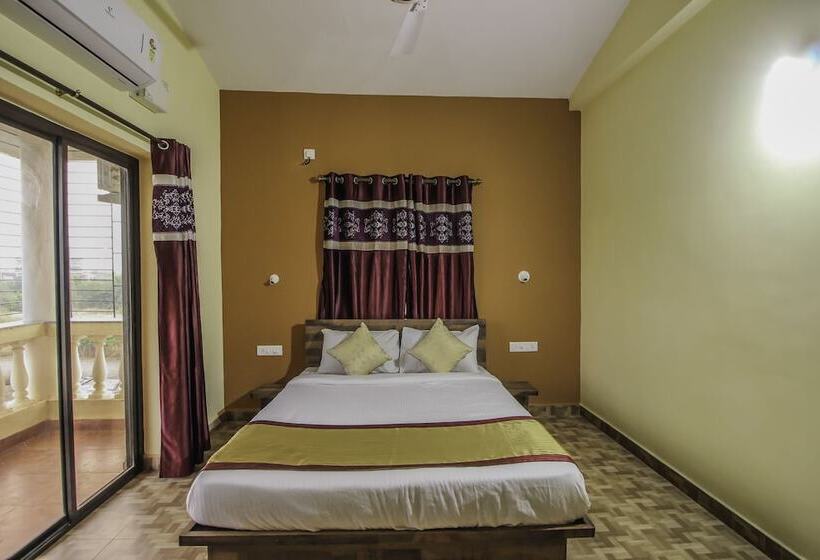 Отель Oyo 10402 Home 4bhk Villa Panjim Old Goa Highway