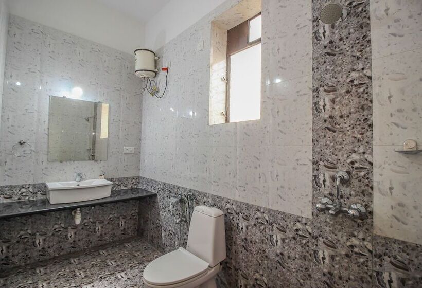 Отель Oyo 10402 Home 4bhk Villa Panjim Old Goa Highway