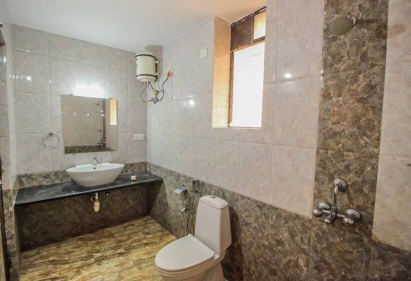 Отель Oyo 10402 Home 4bhk Villa Panjim Old Goa Highway