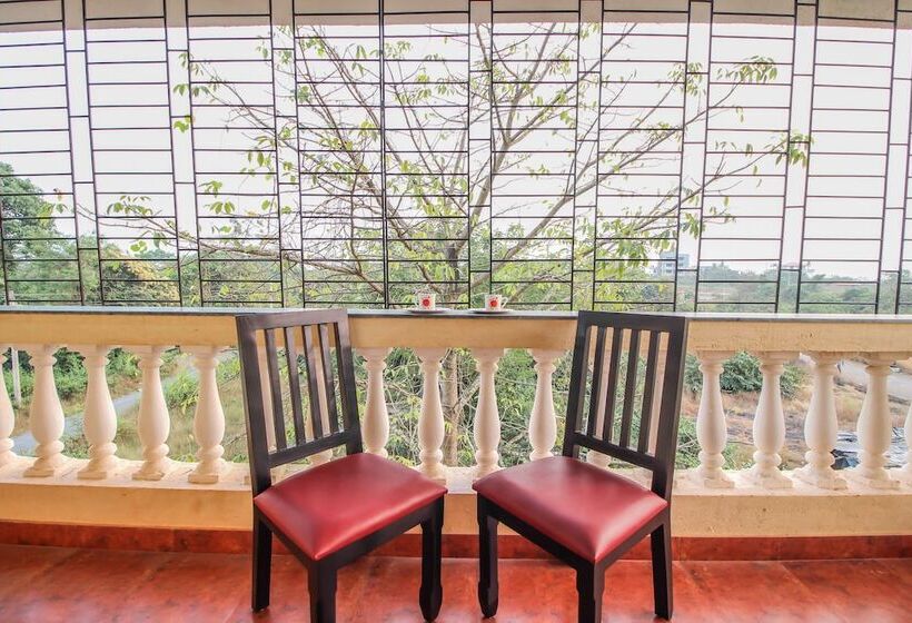 Отель Oyo 10402 Home 4bhk Villa Panjim Old Goa Highway