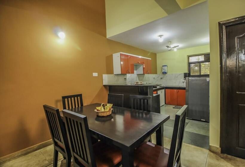 Отель Oyo 10402 Home 4bhk Villa Panjim Old Goa Highway