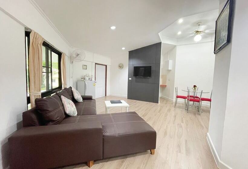 בית מלון כפרי Phukaew Resort & Adventure Park