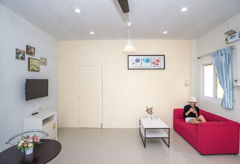 בית מלון כפרי Phukaew Resort & Adventure Park