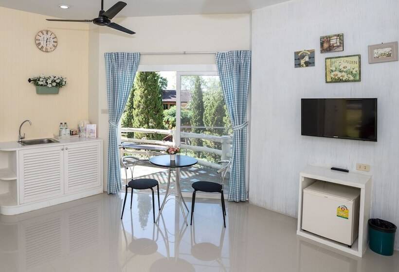 בית מלון כפרי Phukaew Resort & Adventure Park