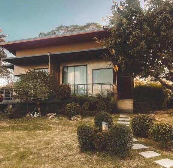 בית מלון כפרי Phuwadee Resort Khao Yai