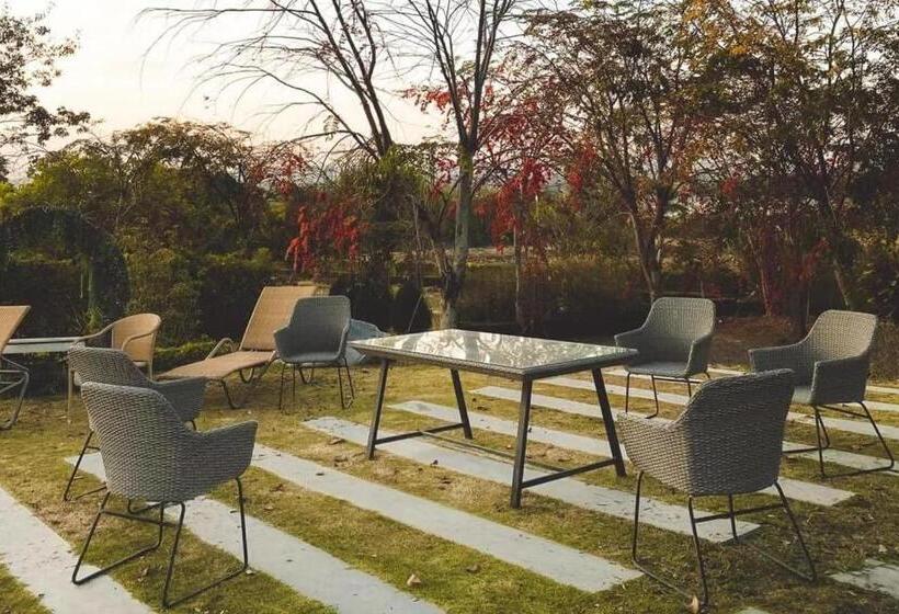 בית מלון כפרי Phuwadee Resort Khao Yai