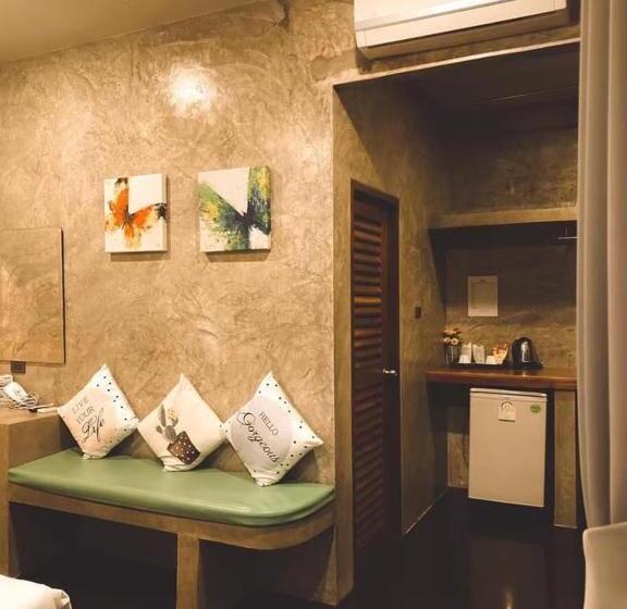 בית מלון כפרי Phuwadee Resort Khao Yai