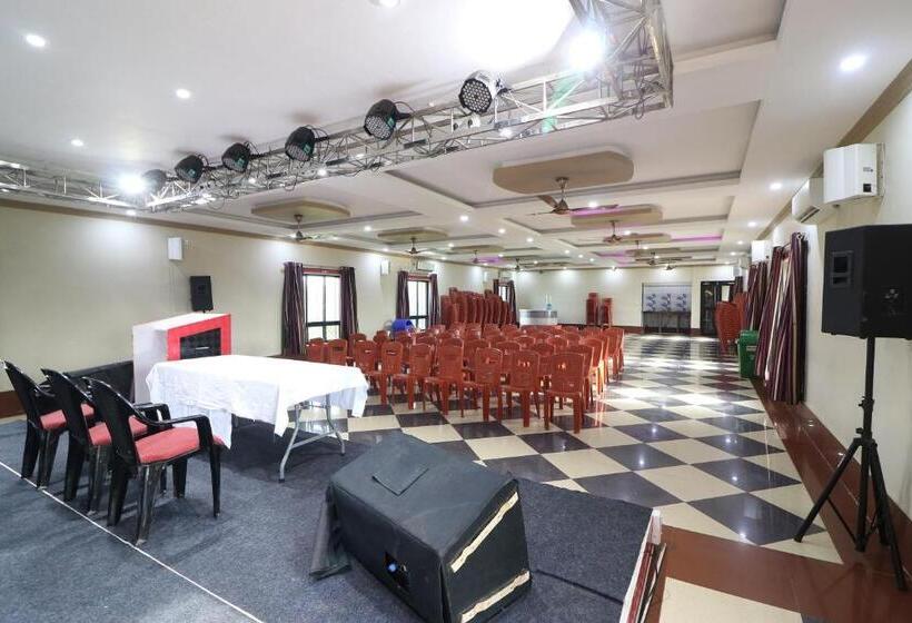 هتل O Prantika Banquet