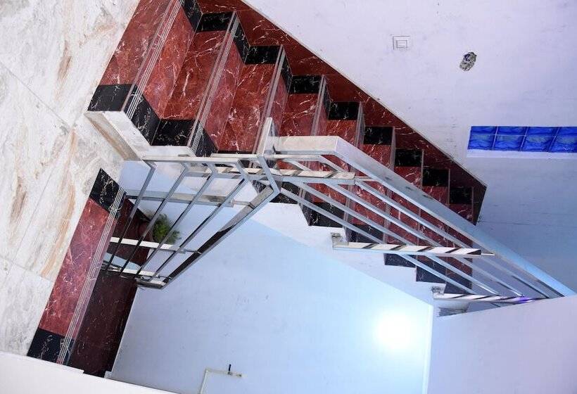 בית מלון כפרי Rajshree