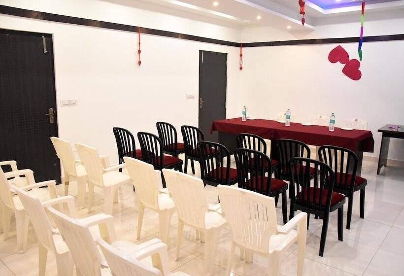 בית מלון כפרי Rajshree