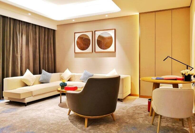 فندق Ramada Plaza By Wyndham Dongxing City Center