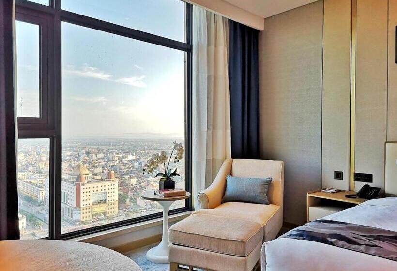 فندق Ramada Plaza By Wyndham Dongxing City Center