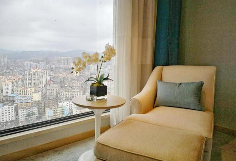 فندق Ramada Plaza By Wyndham Dongxing City Center