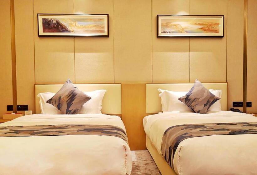 בית מלון כפרי Ramada Plaza By Wyndham Dongxing City Center