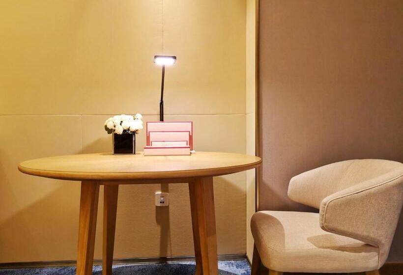 فندق Ramada Plaza By Wyndham Dongxing City Center