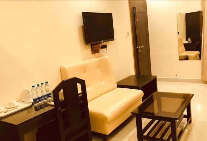 בית מלון כפרי Royal Oak